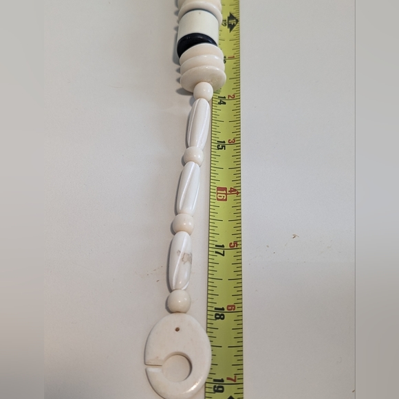 Vintage Monies Avant Garde Chunky Carved Bone Necklace with Interlocking Clasp - Picture 5 of 5